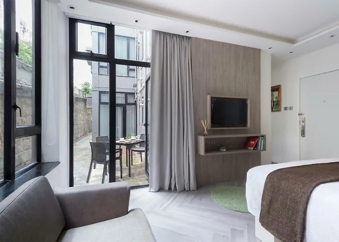 Eaton Residences, Village Road